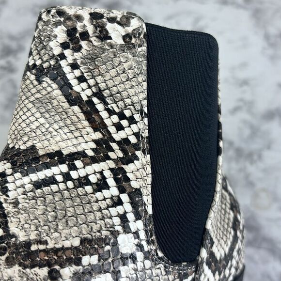 JustFab Abby Black White Bone Snakeskjn Pointed Toe Wedge Heel Pull On Bootie - Picture 7 of 13
